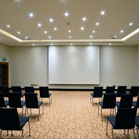 Hilton Garden Inn Riyadh Olaya Exterior photo