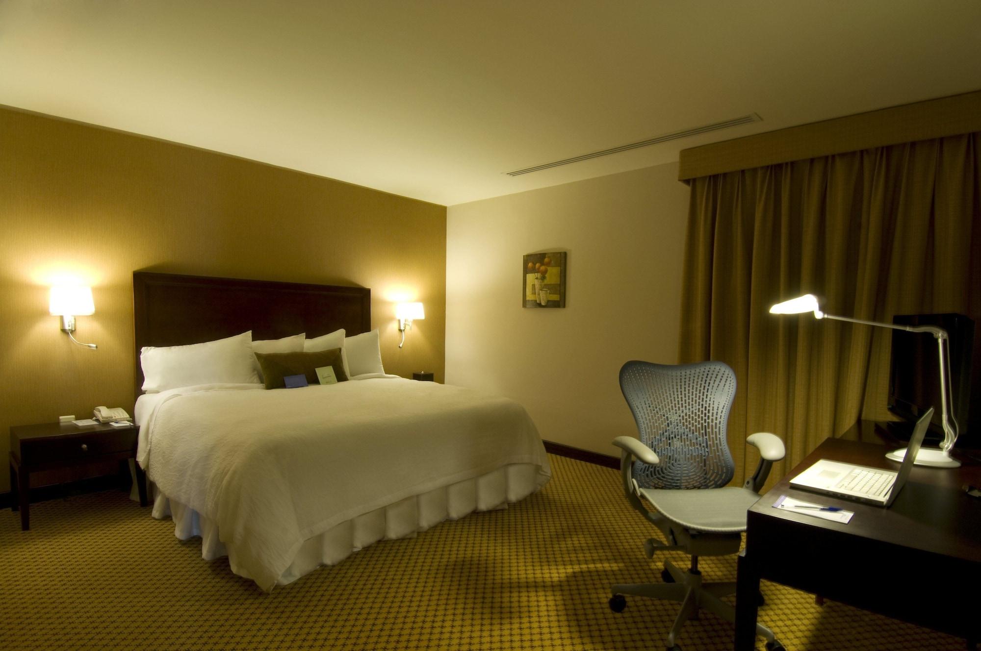 Hilton Garden Inn Riyadh Olaya Exterior photo