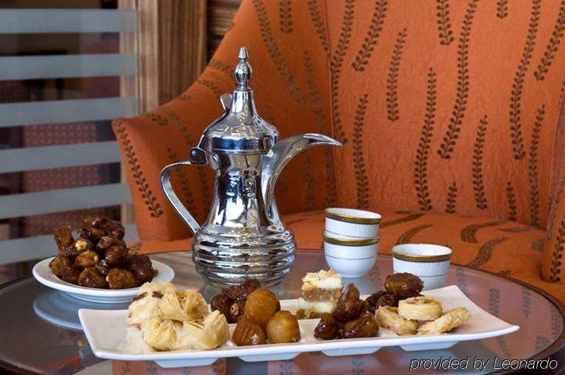 Hilton Garden Inn Riyadh Olaya Restaurant photo