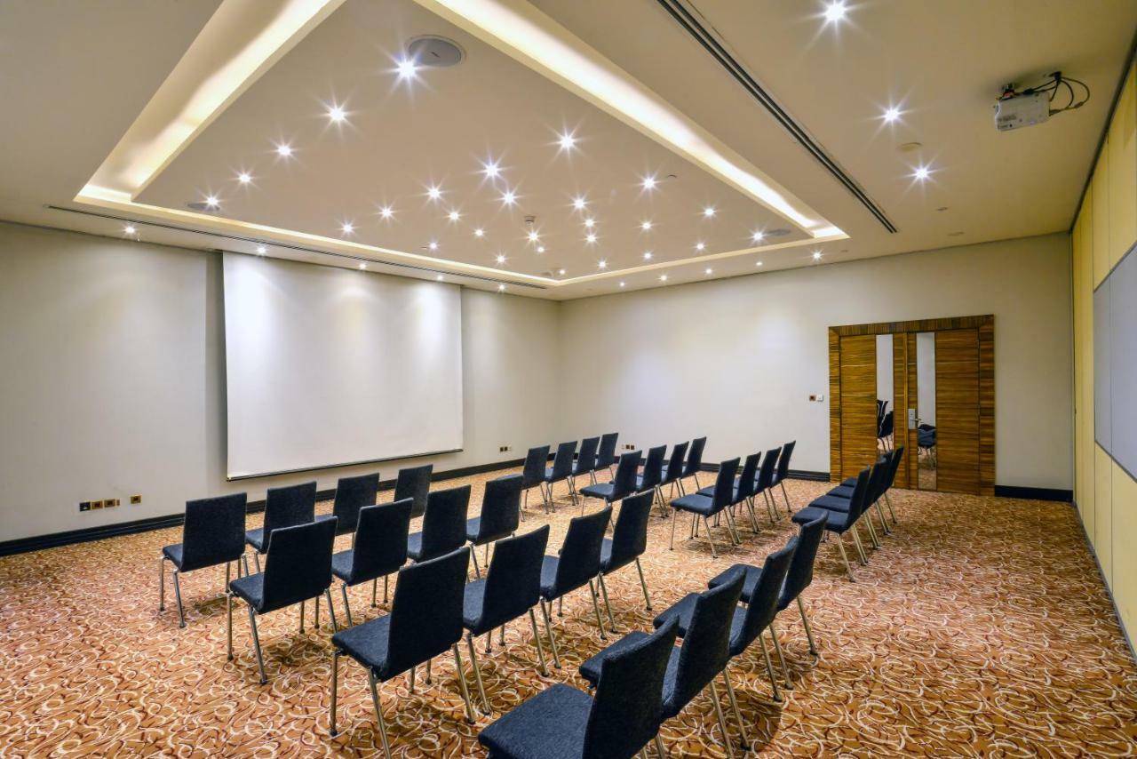 Hilton Garden Inn Riyadh Olaya Exterior photo